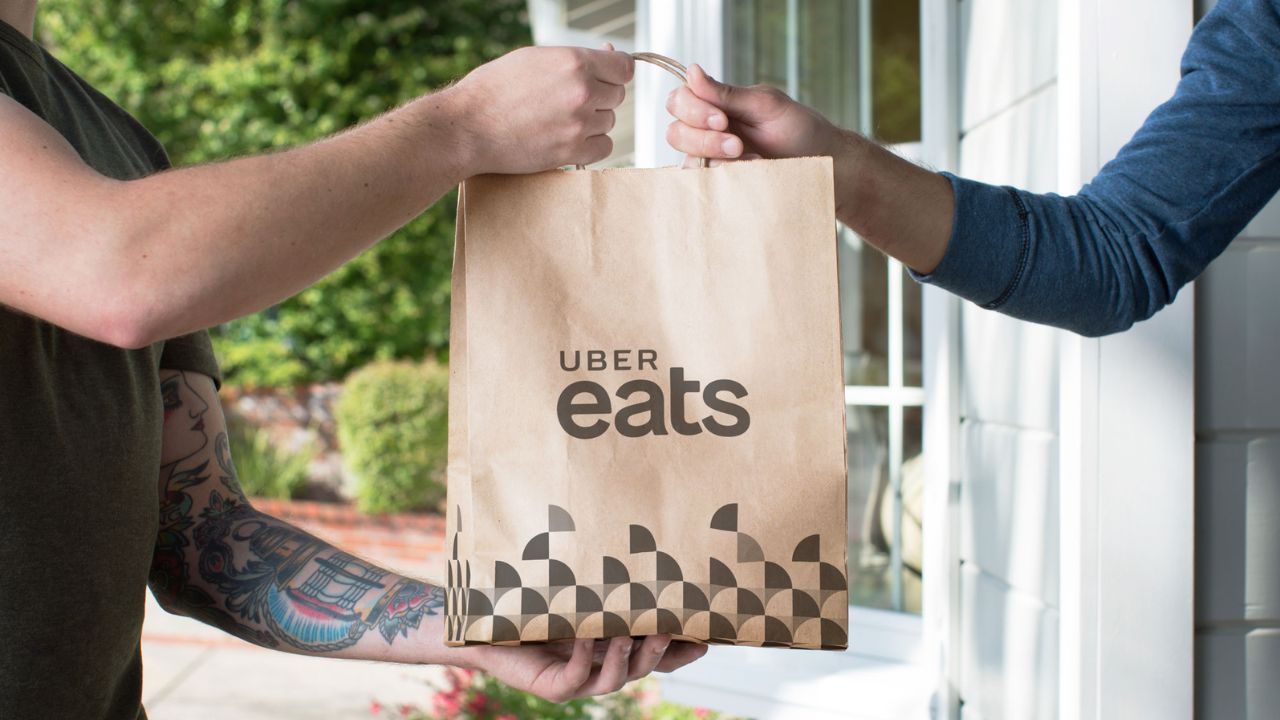 Uber Eats and Deliveroo Jobs in Europe: Apply Now