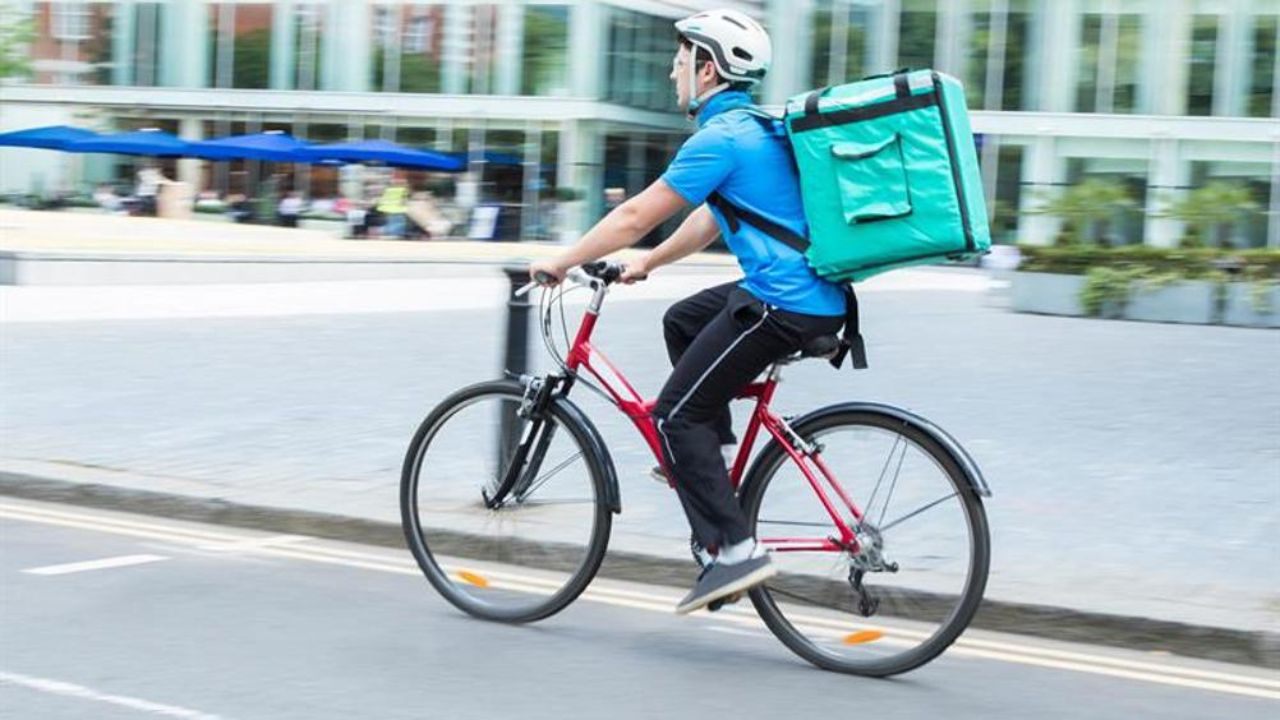 Uber Eats and Deliveroo Jobs in Europe: Apply Now