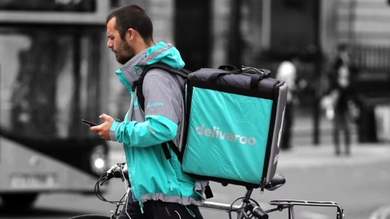 Uber Eats and Deliveroo Jobs in Europe: Apply Now